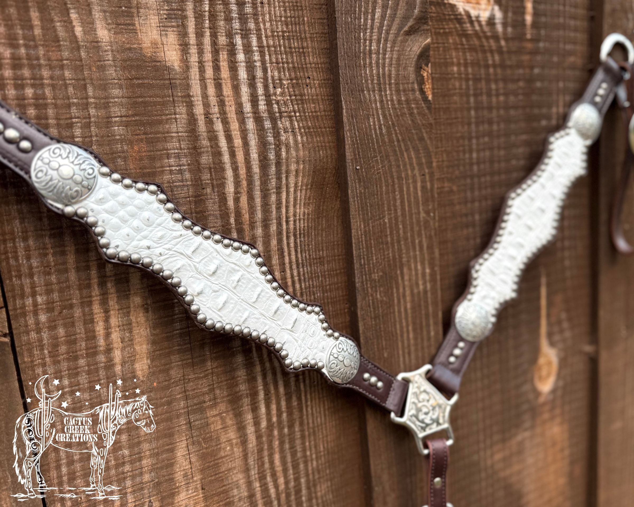 White/Silver Croc Breastcollar