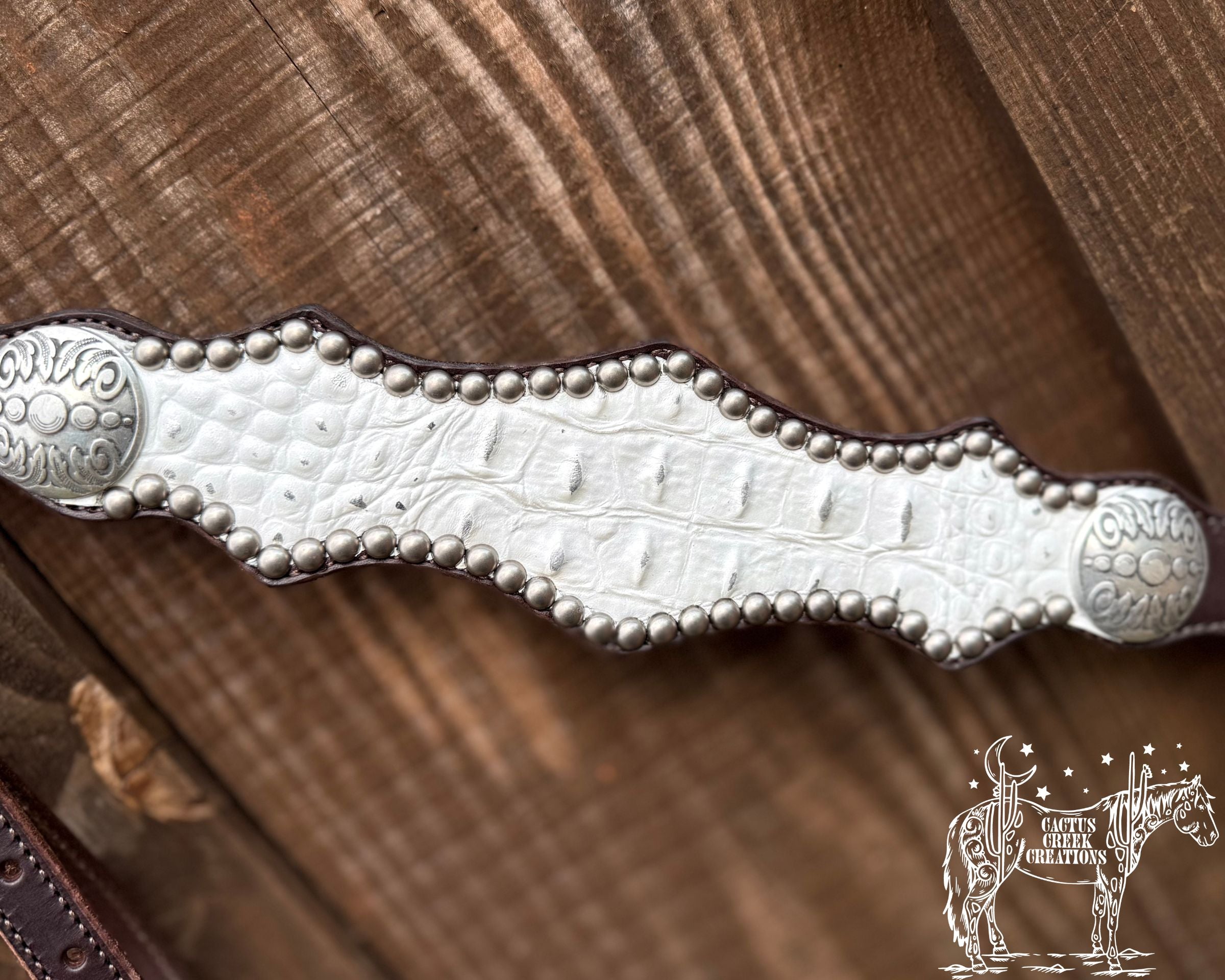 White/Silver Croc Breastcollar